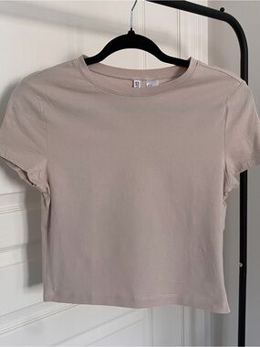 H&M Short Sleeve Cropped T-Shirt